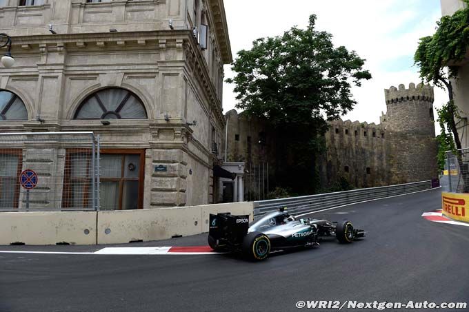 Rosberg en pole à Bakou devant (...)