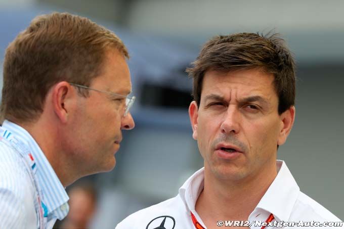 Wolff : Mercedes retient Wehrlein...