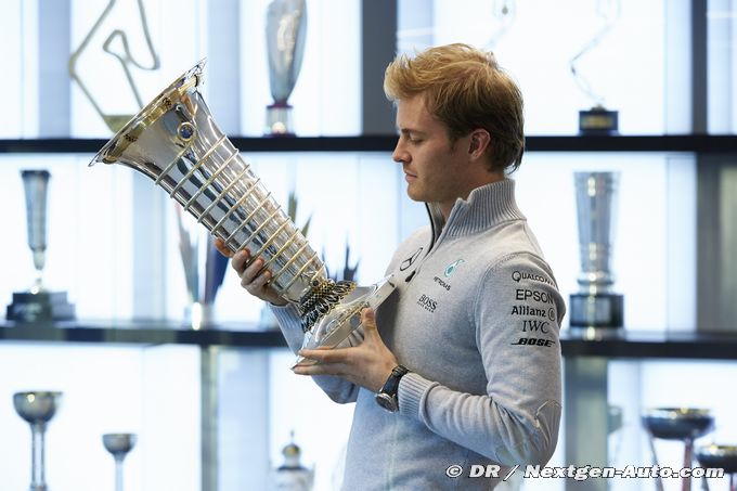 Ecclestone : Rosberg, un champion (...)
