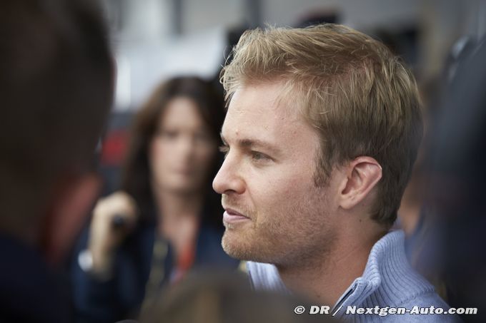 Rosberg assiste aux essais de Barcelone