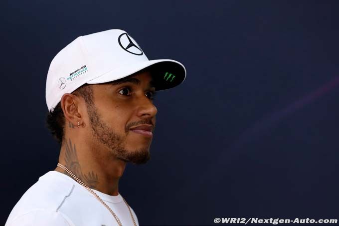 Hamilton open to Mercedes team (...)
