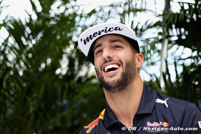 Ricciardo eyes Mercedes move for 2019