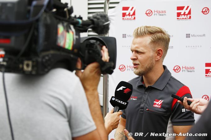 Magnussen tunes out F1 rumours