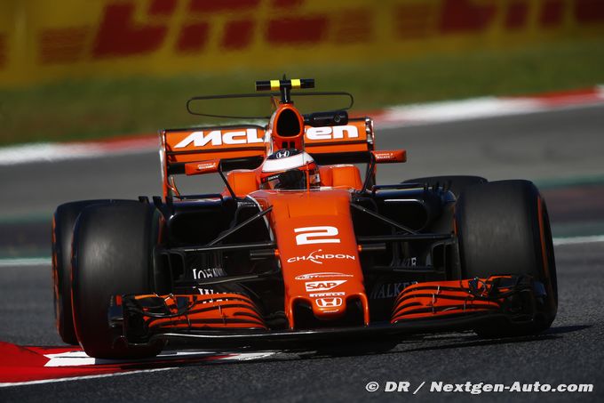 'Big pressure' on McLaren in
