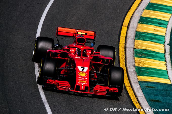 Les deux Ferrari en embuscade derrière