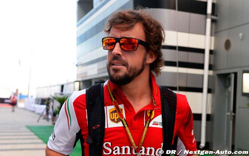 Alonso admits Ferrari 'love'