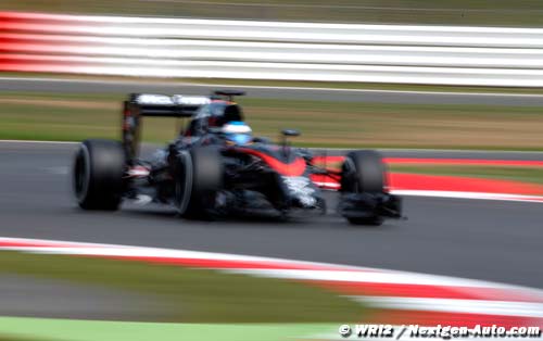 Erreur chez McLaren, Alonso risque (...)