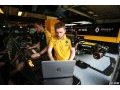 Renault to test 'e-sport' driver in F1 simulator