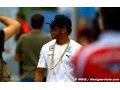 Bling makes Hamilton 'a bit different' - Lauda